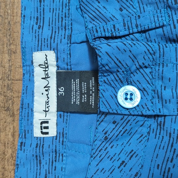 Travis Mathew Lightweight Golf Shorts Size 36 x 10" in Blue with Black Patterns - Picture 4 of 9
